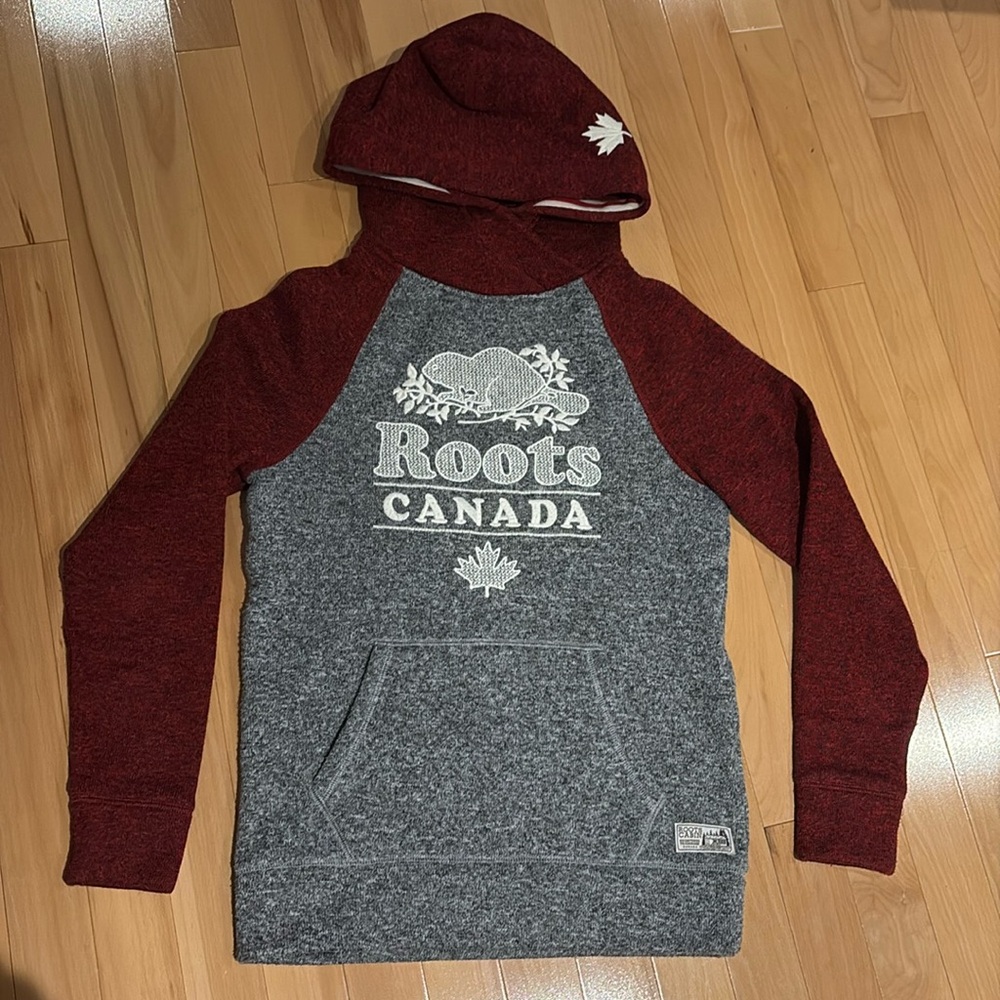 Burgundy Red & Grey Roots Canada Hoodie - size XS